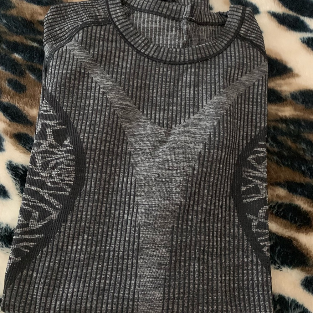 Lululemon Restless Long Sleeve Top - Size 4